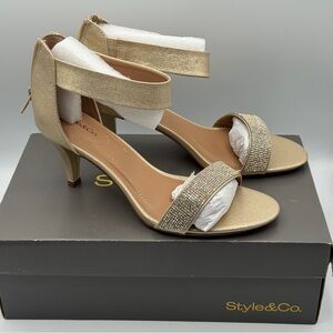 Style & Co Phillyis Gold Heels 8.5W Wide Glitter Ankle Strap Sandals
